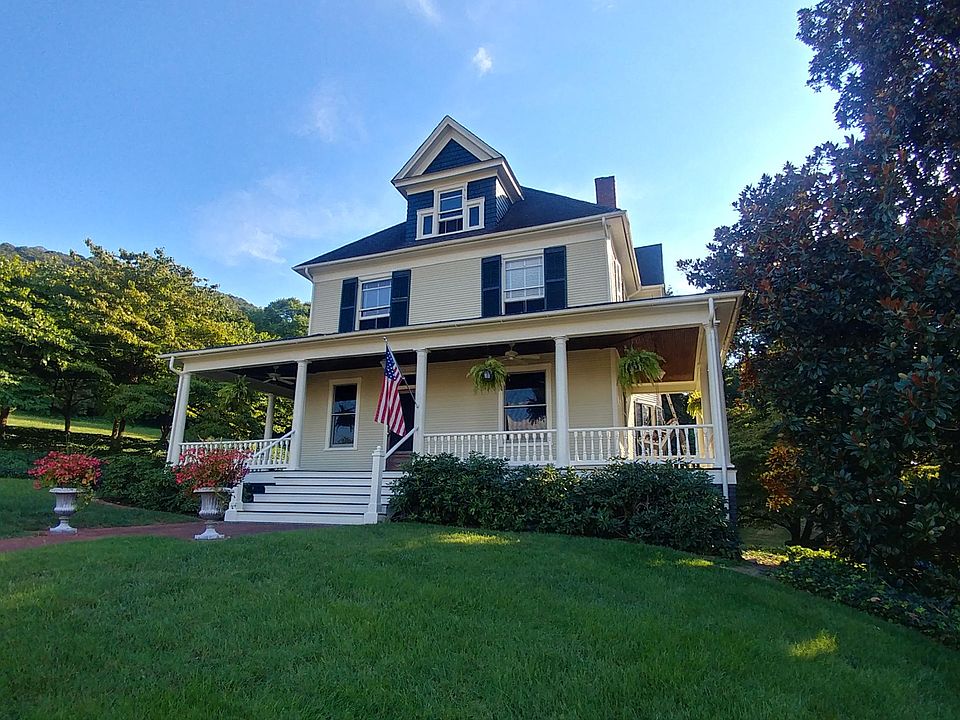 2nd image of 523 Camilla St SE