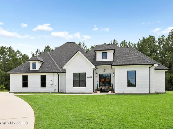 617 Deason Dr, Picayune, MS 39466