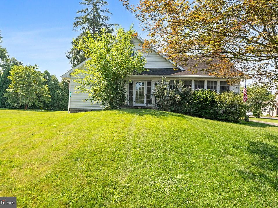 1st image of 956 Fairfield Rd
