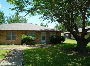 609 Arbor Ln, Lancaster, TX 75134