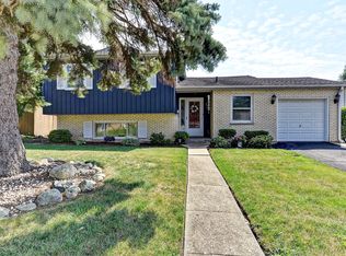 201 W Parkview Dr, Addison, IL 60101