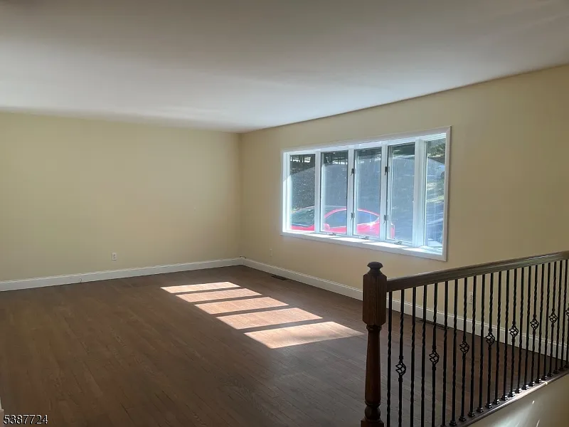 3 bed, 1.5 bath, $4,500 — Photo 3