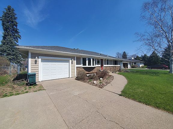 2nd image of 3101 36th Ave NE