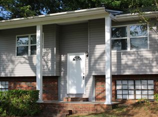 225 Pinecrest Dr, Weaver, AL 36277
