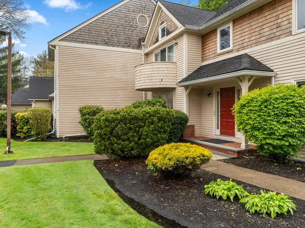 61 Jasper Ln #61, Randolph, MA 02368