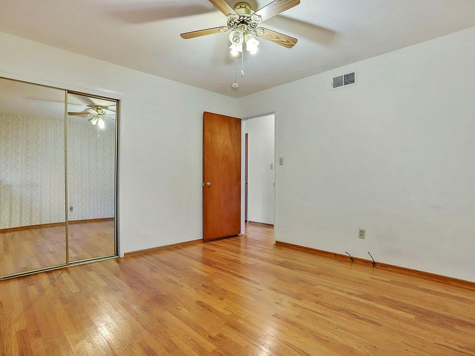 1st image of 625 Sturla St