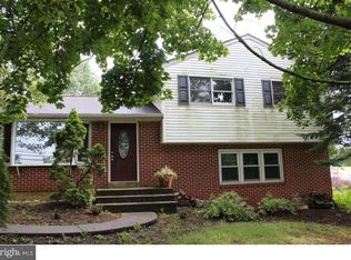 2752 Layfield Rd, Gilbertsville, PA 19525