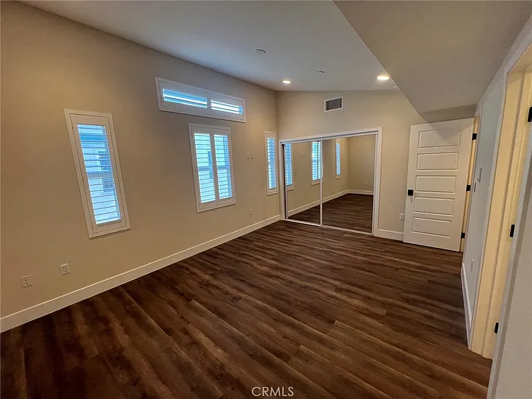 13804 Cordary Ave — Photo 40