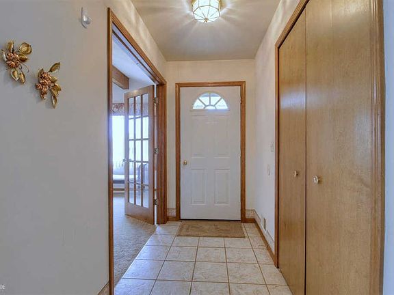2nd image of 20091 Levee Ct