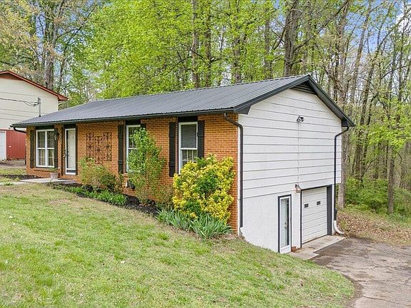 2nd image of 6535 Hunters Glen Dr