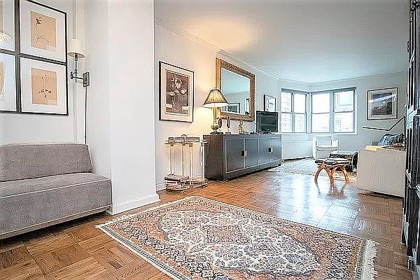 1st image of 300 E 40th St APT 21L