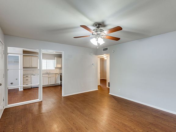 4th image of 1212 Hollow Creek Dr #B