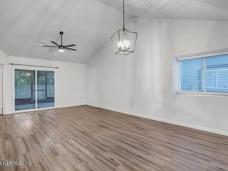 3105 Coral Reef Dr — Photo 4