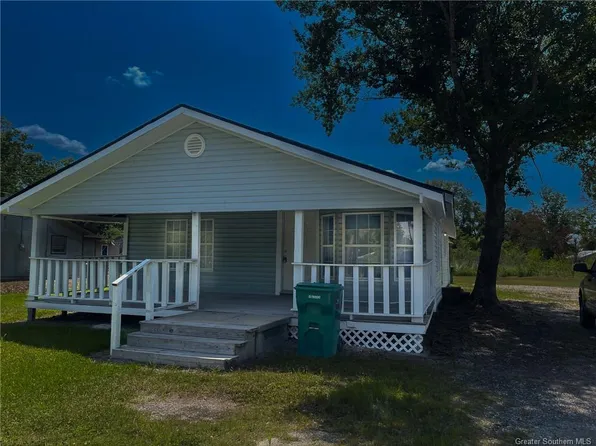 1016 Kim St, Sulphur, LA 70663
