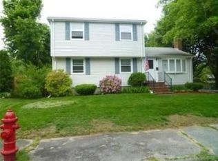 9 Grove Ave, Holbrook, MA 02343