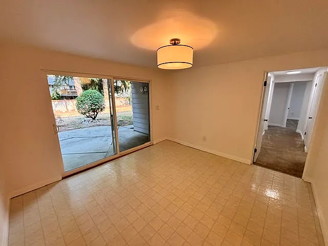 14007 Greenwood Ave N — Photo 10
