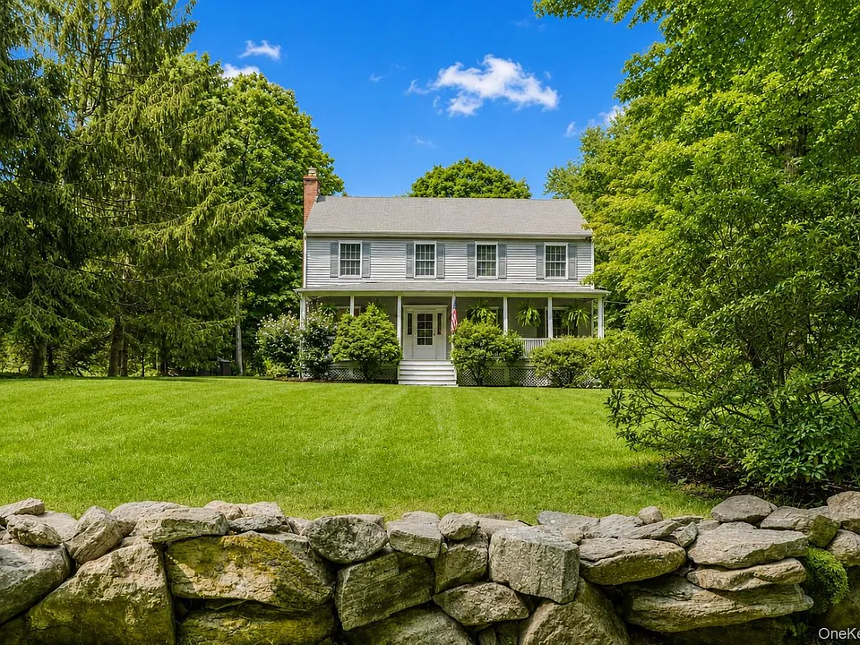 232 Hunt Ln