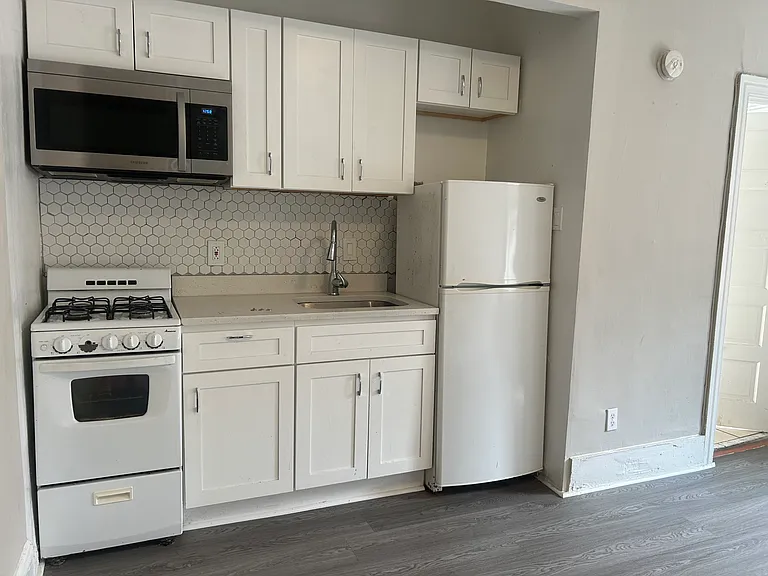 501 N 35th St #3 — Photo 8
