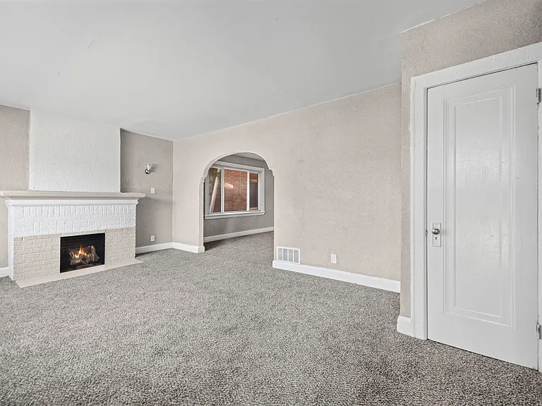 3825 Waverly St #1 — Photo 4