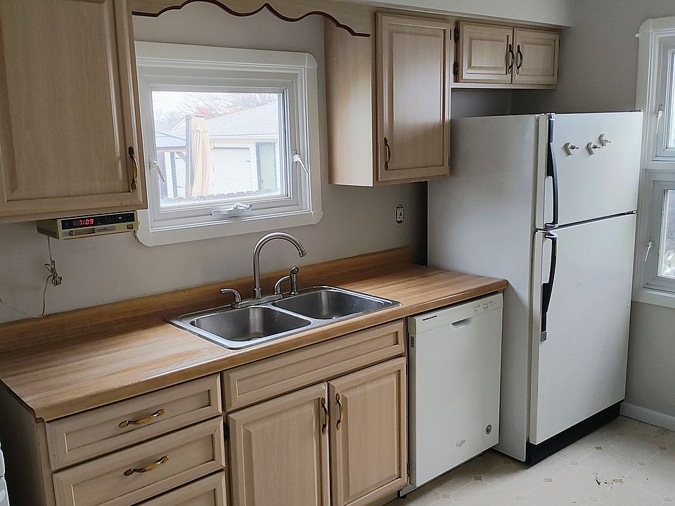 1st image of 6053 Mercer Dr