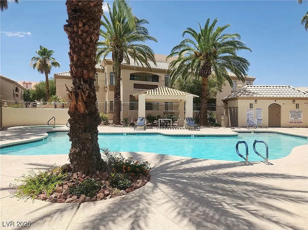 2 bed, 959 sqft, $1,850 — Photo 2