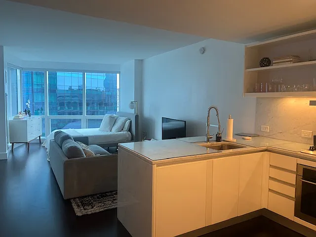 77 Hudson St — Photo 3