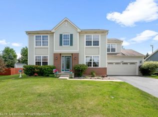 128 Reston Ct, Sycamore, IL 60178