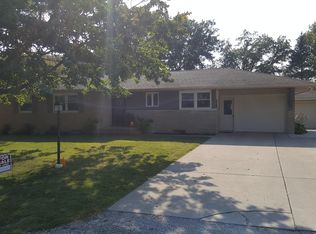 414 Highview Dr, Eureka, IL