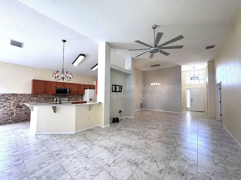 140 Moss Ln — Photo 6