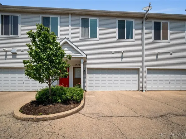 1673 Town Center St #1673, Aurora, IL 60504