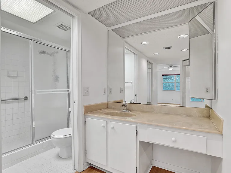 Master vanity