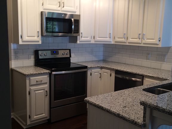 5th image of 425 Moss Creek Ct