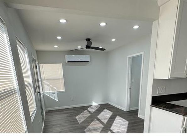 3916 S Normandie Ave