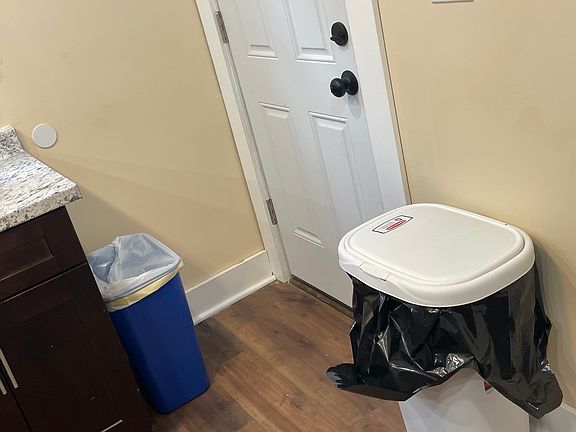 5th image of 183 Isabella Ave Floor 2