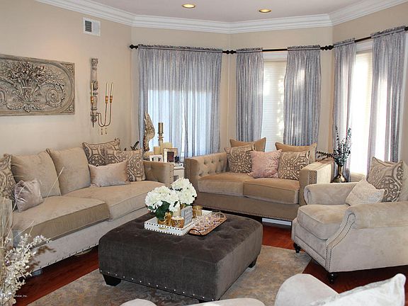 3rd image of 15 Joline Ln
