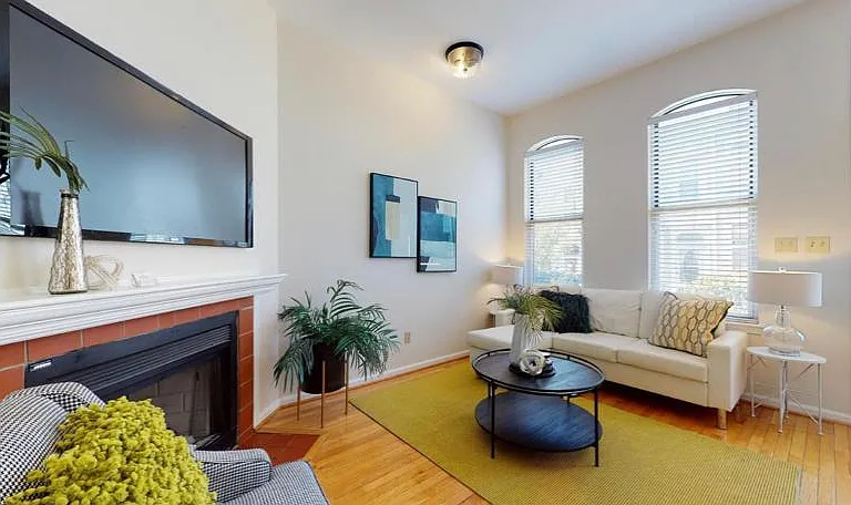 2321 Rutger St #E — Photo 8