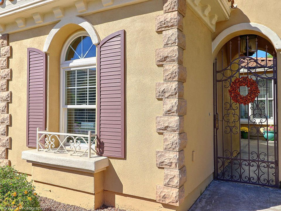 1st image of 2028 E Hackberry Pl