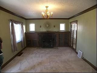 2nd image of 108 E Glass Ave