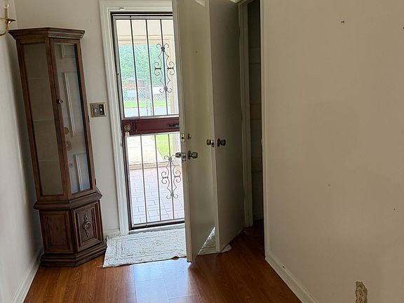 5th image of 2854 Luckie St