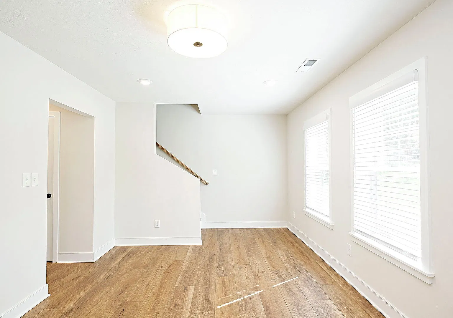 Renovated Dog-Friendly Townhome in the Heart of Belmont — Photo 3