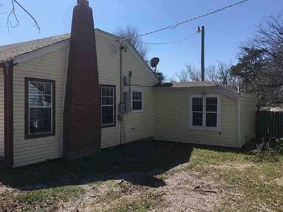 3rd image of 102 NW 13th St