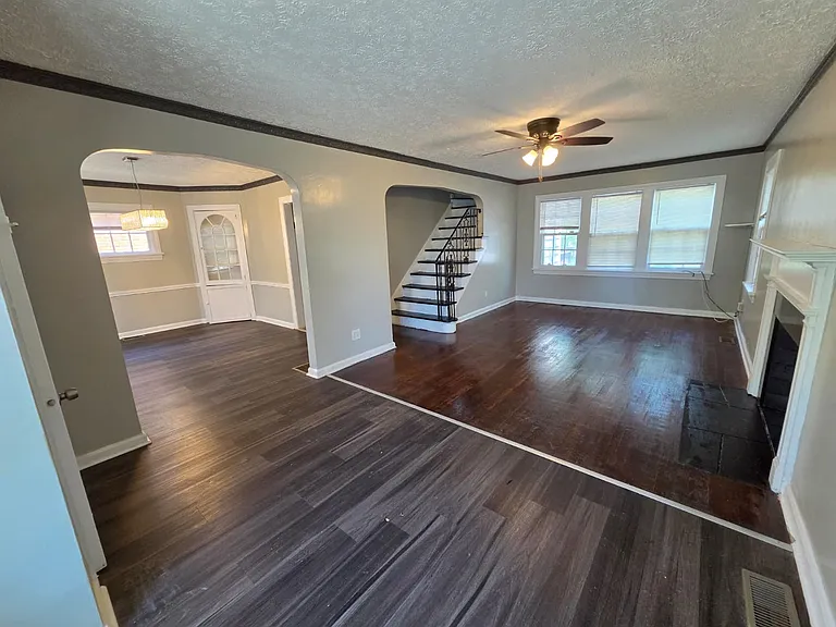 1405 Villa Dr — Photo 2