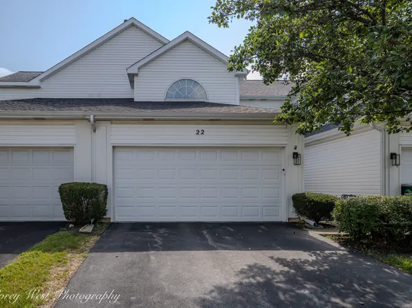 22 S Barton Trl, Batavia, IL 60510