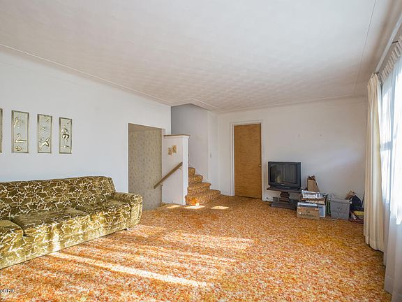 4th image of 8655 E De Ave