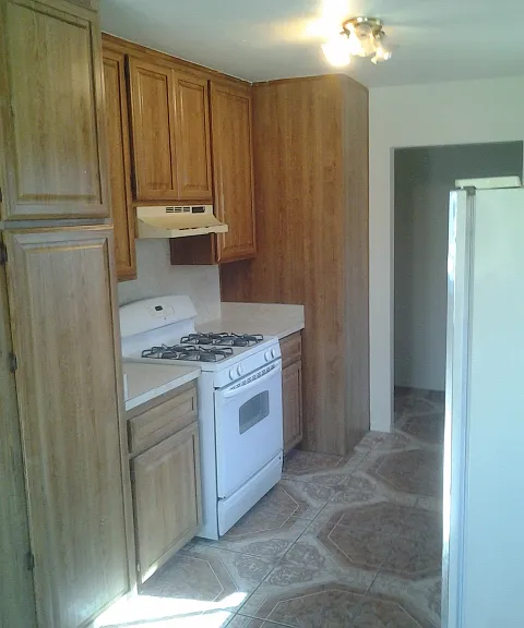 4035 Thomas St — Photo 2