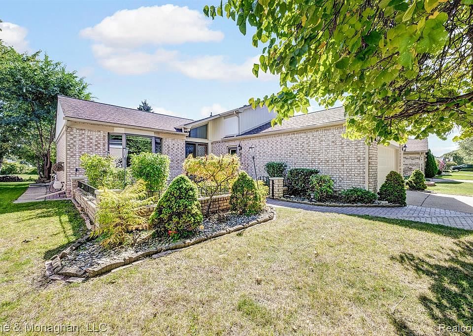 1st image of 39506 Bella Vista Dr
