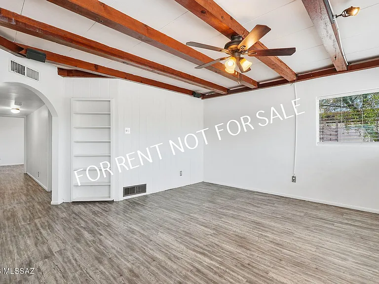 5626 E 4th St — Photo 7