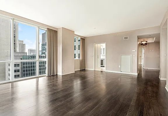 4th image of 60 E 55th St APT 39B