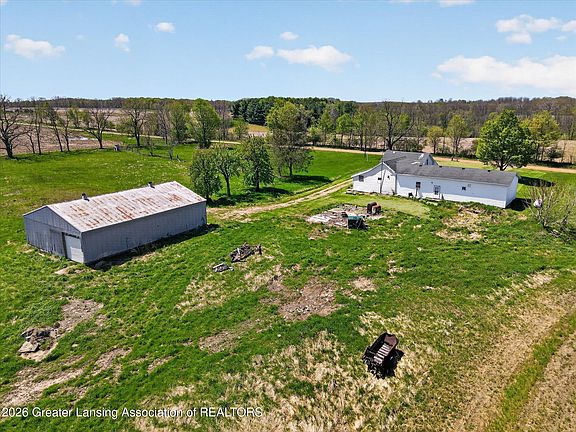 4th image of 3565 S Lacey Lake Rd
