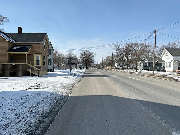 4th image of 306 E Jenny St